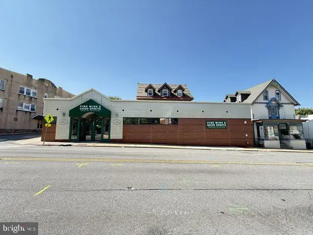 930 W Lancaster Ave, Bryn Mawr