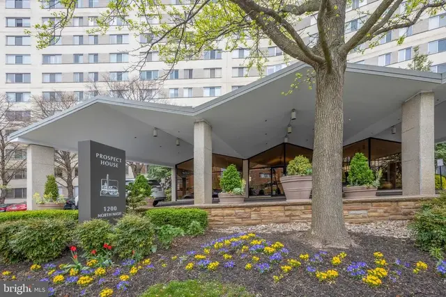 1200 N Nash St #560, Arlington