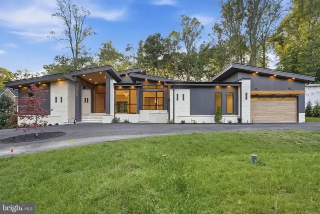 3708 Prosperity Ave, Fairfax