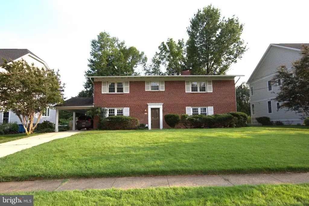 6933 Tyndale St, MCLEAN