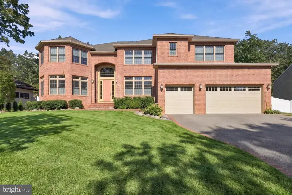 16 Bunning Dr, VOORHEES