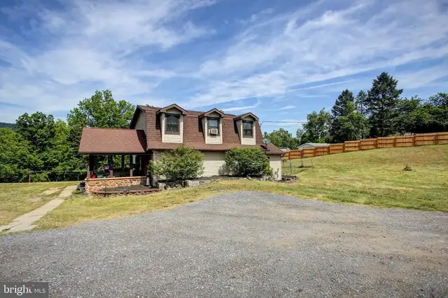 11489 Fort Loudon Rd, Mercersburg