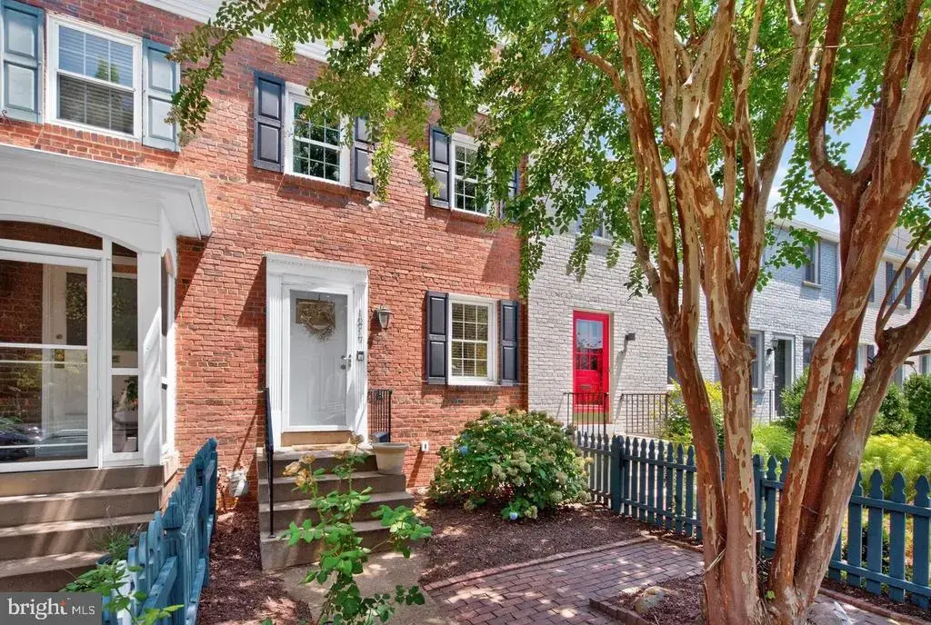 1217 Colonial Ave, ALEXANDRIA