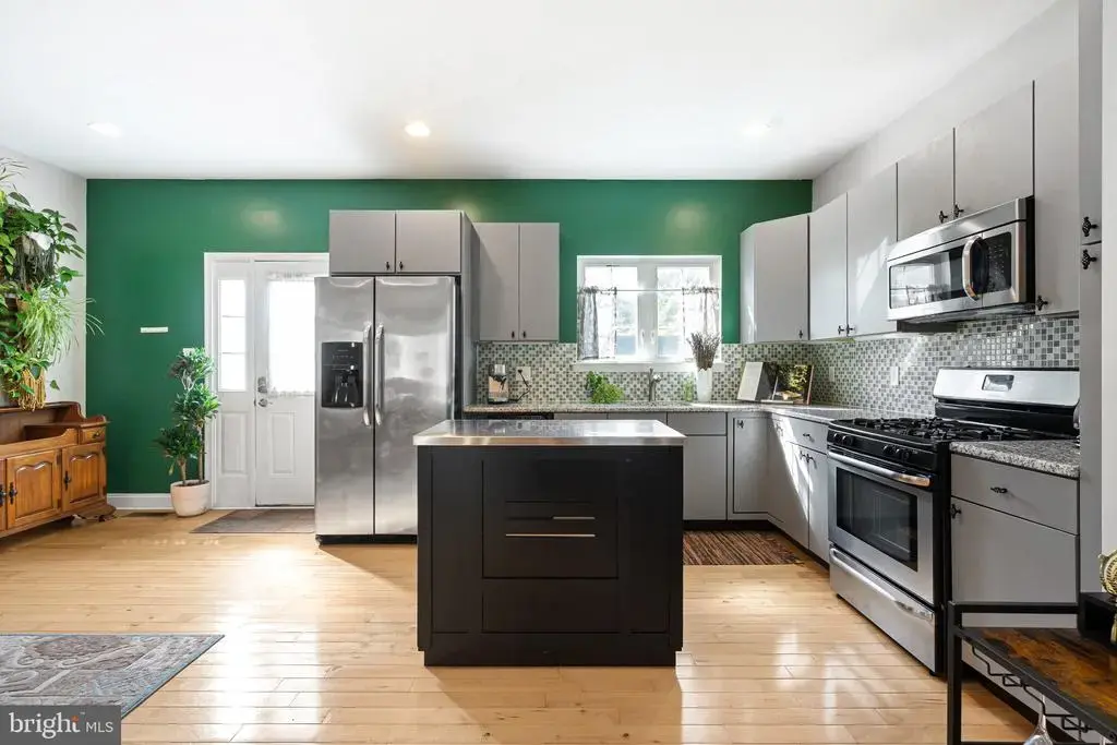 650 N 8th St, PHILADELPHIA
