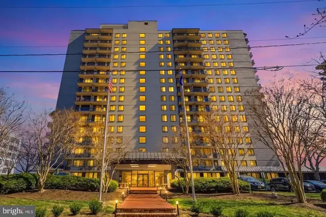 801 N Pitt St #1209, Alexandria