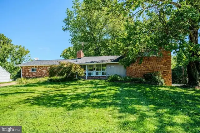 3749 Chain Bridge Rd, Fairfax