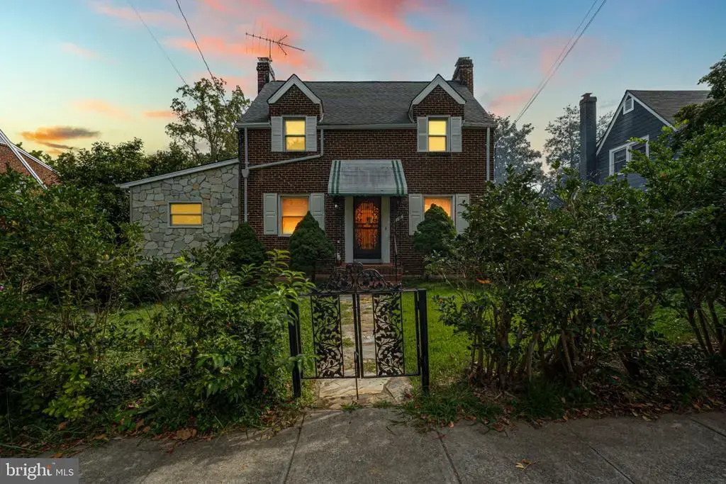1124 45th Pl Se, WASHINGTON
