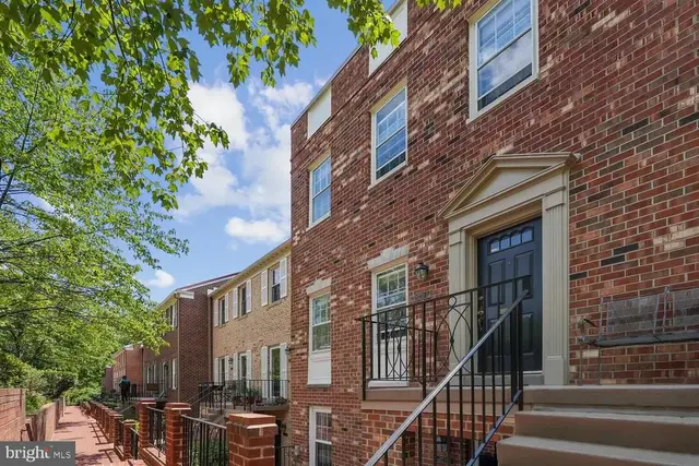 3231 Sutton Pl Nw #a, Washington