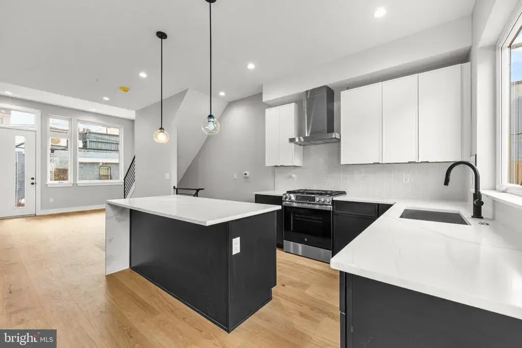 907 Emily St, PHILADELPHIA