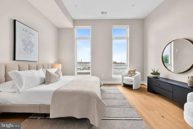 905 Emily, Philadelphia