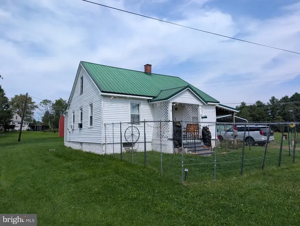 111 Empire Rd, HAWK RUN