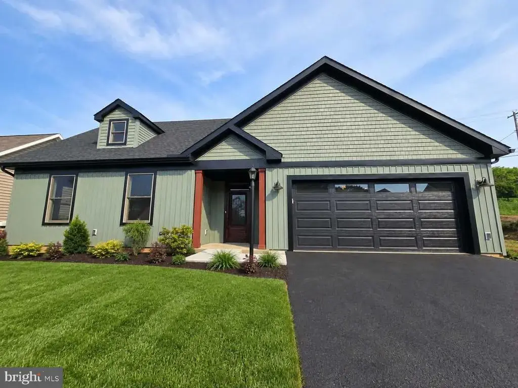 1003 Allwein Dr, LEBANON