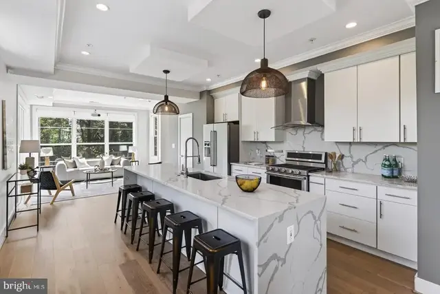 433 Park Rd Nw #2, Washington