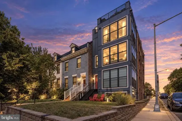 433 Park Rd Nw #2, Washington