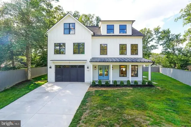 7102 Alger Rd, Falls Church
