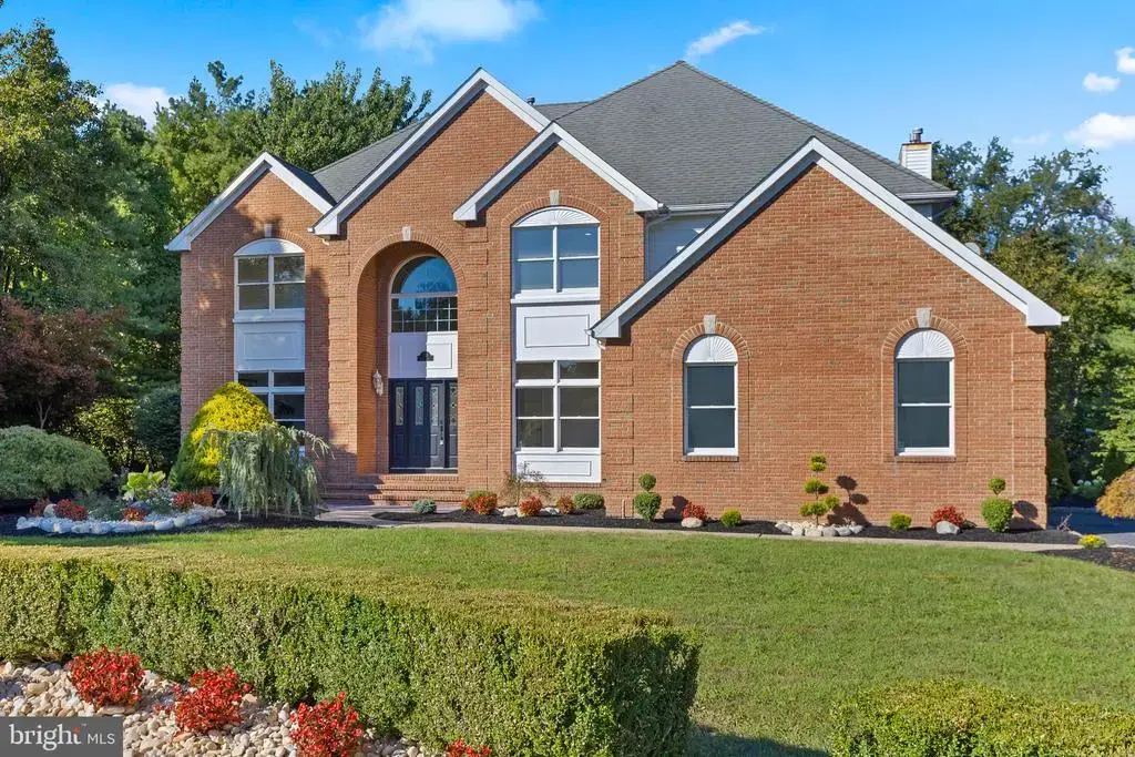 150 Lions, FREEHOLD