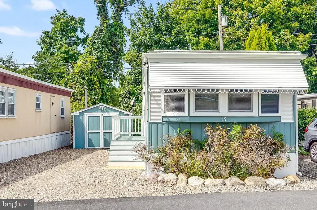 215 E Bay Ave #18, MANAHAWKIN