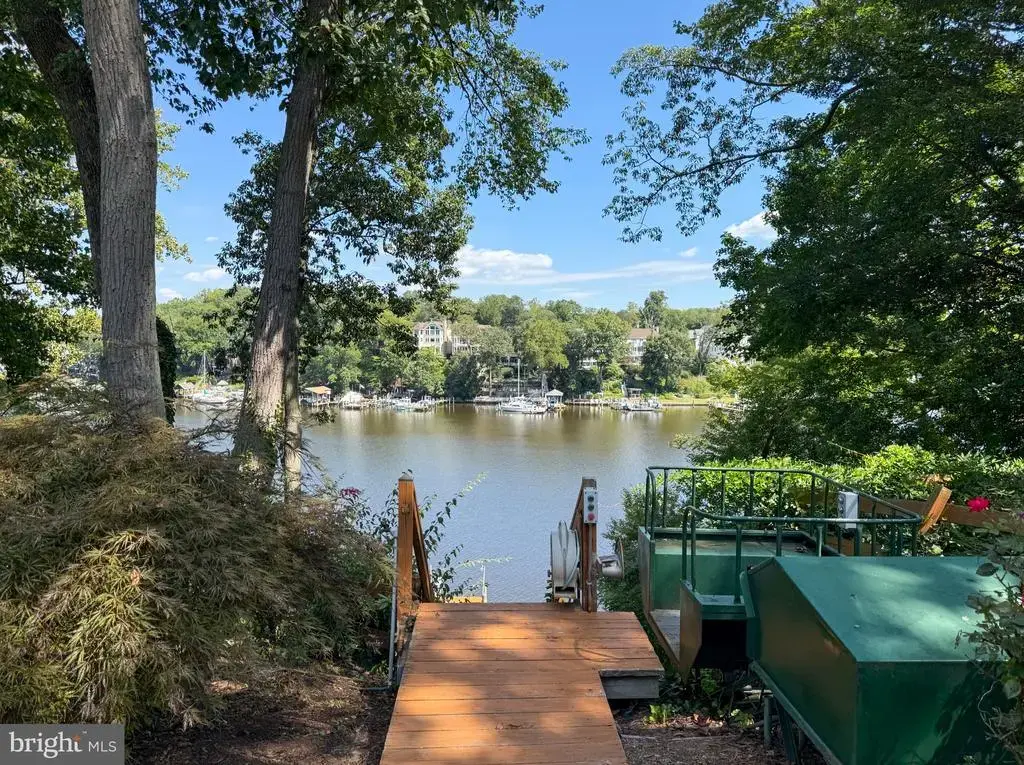 928 Waterview Dr, CROWNSVILLE