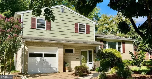 2701 Doris Dr, Wilmington
