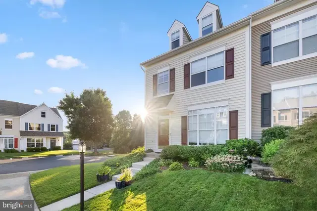 3968 Hartlake St, Woodbridge