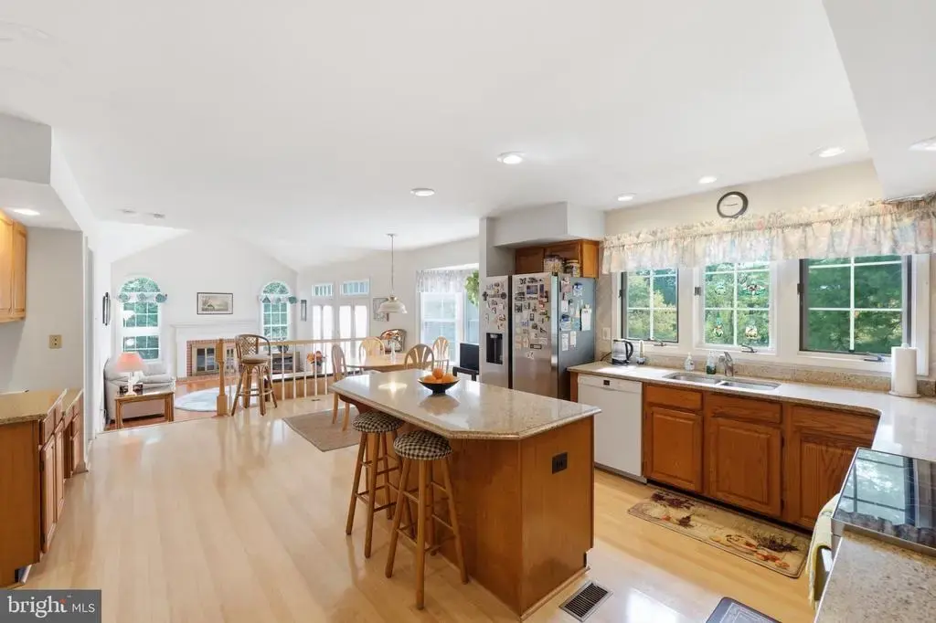 5 Stationhouse Ct, GAITHERSBURG