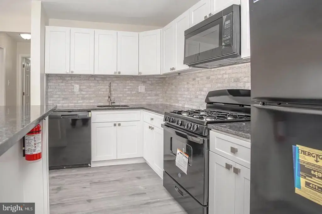 300 Broadway #b5, WESTVILLE