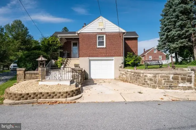 3110 Harrison Ave, Reading