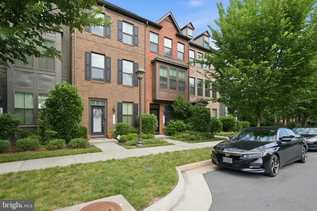 22322 Foundation Dr, ASHBURN