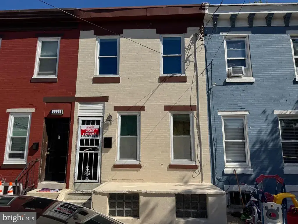 2221 Fairhill St, PHILADELPHIA