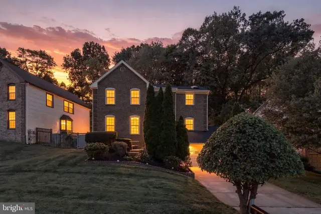 18 Solitaire Ct, Gaithersburg