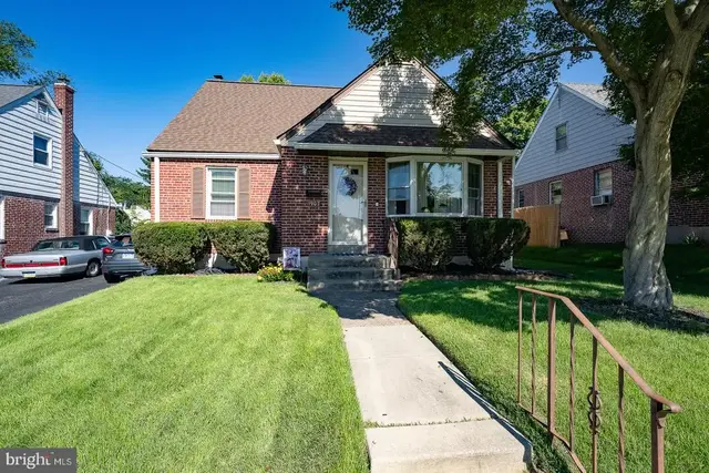 1907 Armstrong Ave, Morton