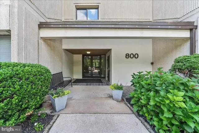 800 Avondale Rd #7a, Wallingford