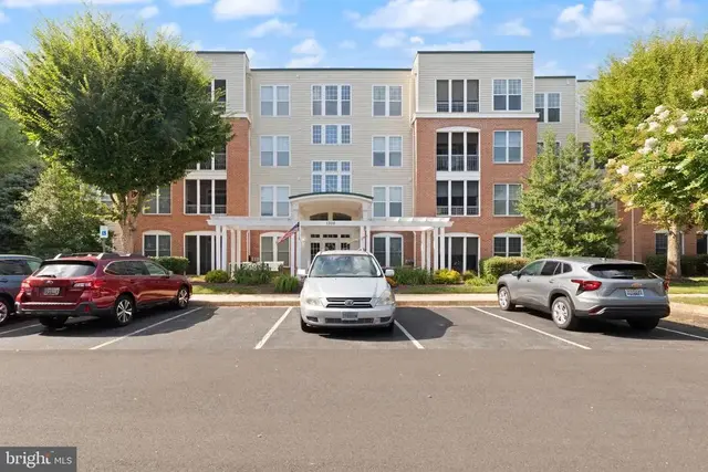 1306-r Scottsdale Dr #214, Bel Air