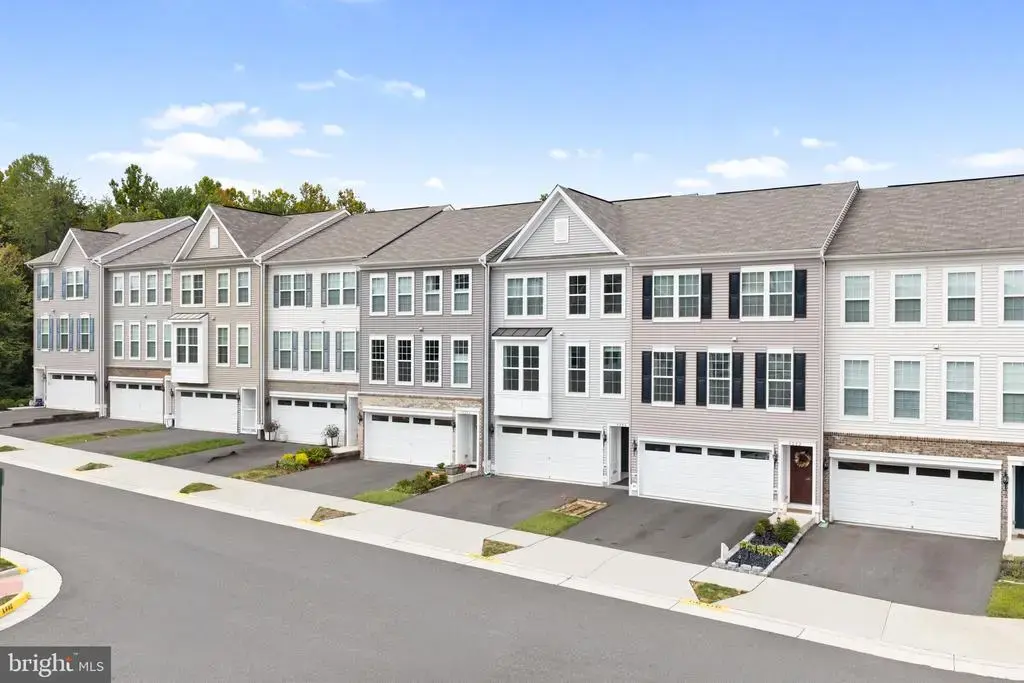 8284 Clay Ln, MANASSAS