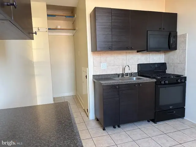 2545 Brown St #2f, Philadelphia