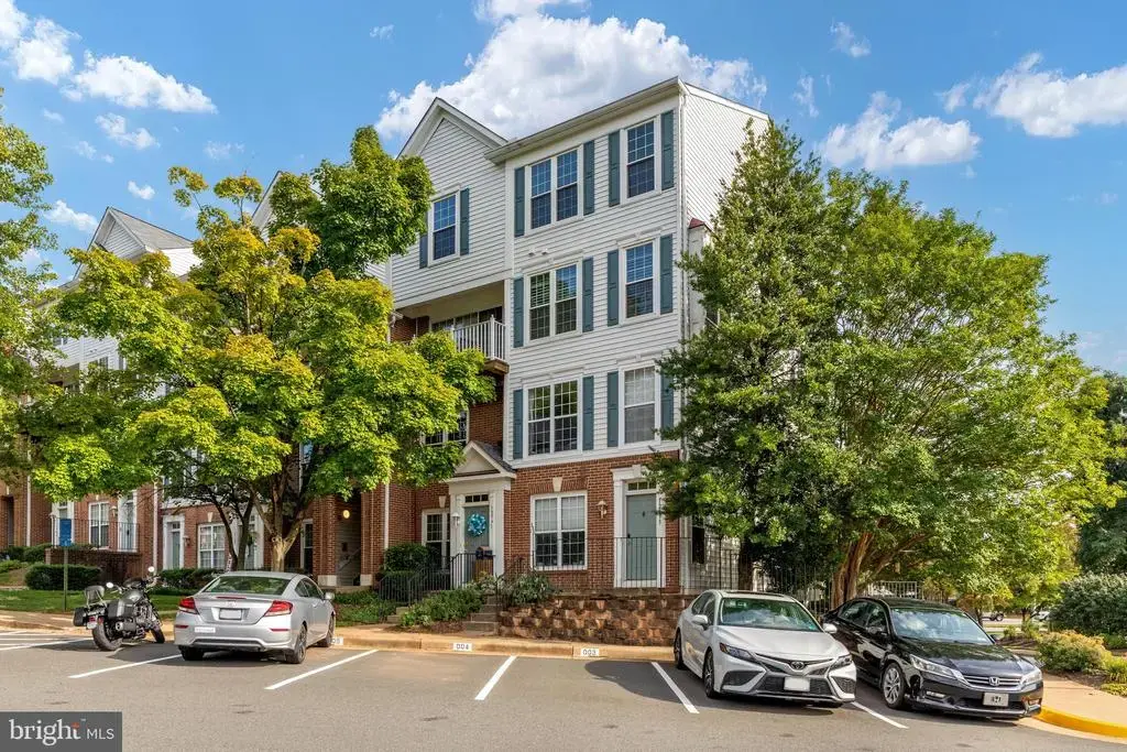 12789 Fair Crest Ct #301, FAIRFAX