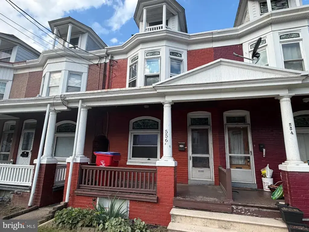 556 S 4th St, HAMBURG