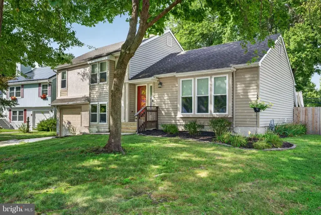 9 Camelia Ln, MOUNT LAUREL