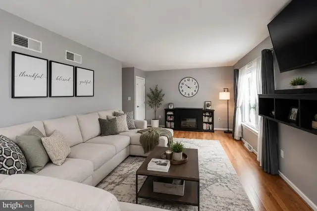 10 Terry Ct, Downingtown