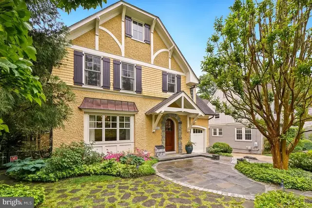 4004 Underwood St, Chevy Chase