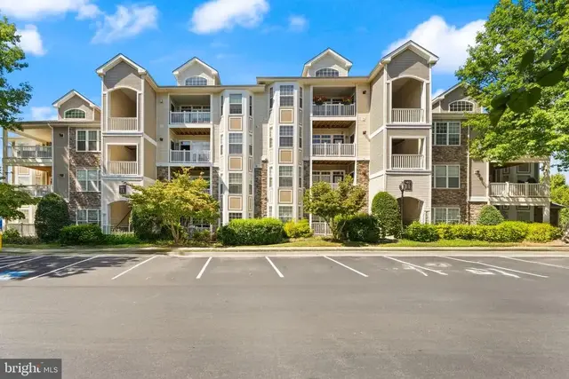 502 Sunset View Ter Se #104, Leesburg