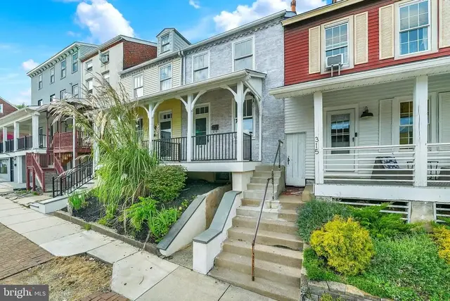 313 E State St, Kennett Square