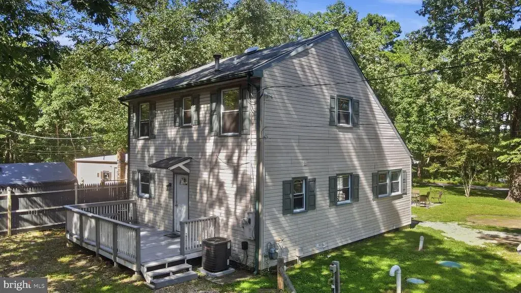 707 Lakeshore Dr, MILLVILLE