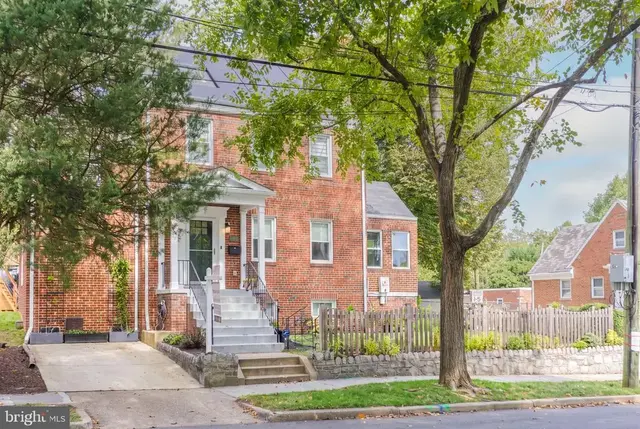 737 Whittier St Nw, Washington