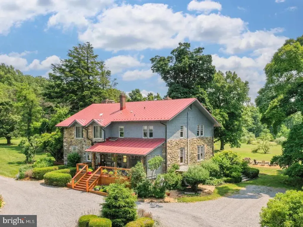 18777 Blueridge Mountain, BLUEMONT