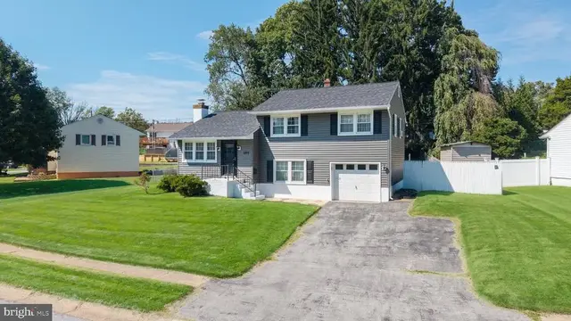 1103 Wagoner Dr, Wilmington
