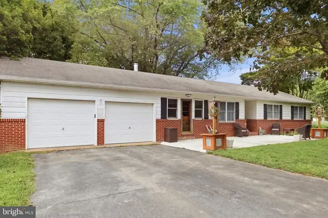 1453 E Denneys, Dover