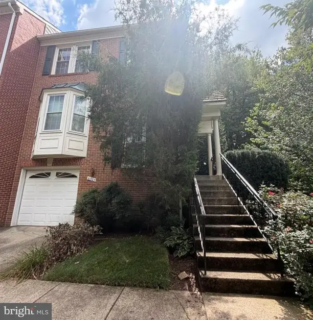 6307 Crooked Oak Ln, Falls Church