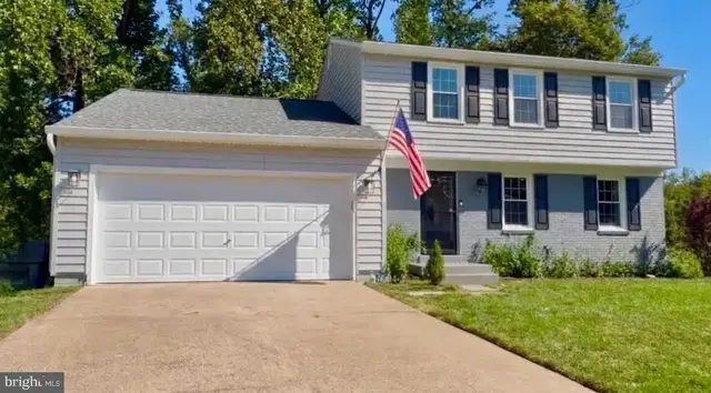 7945 Freehollow Dr, Falls Church