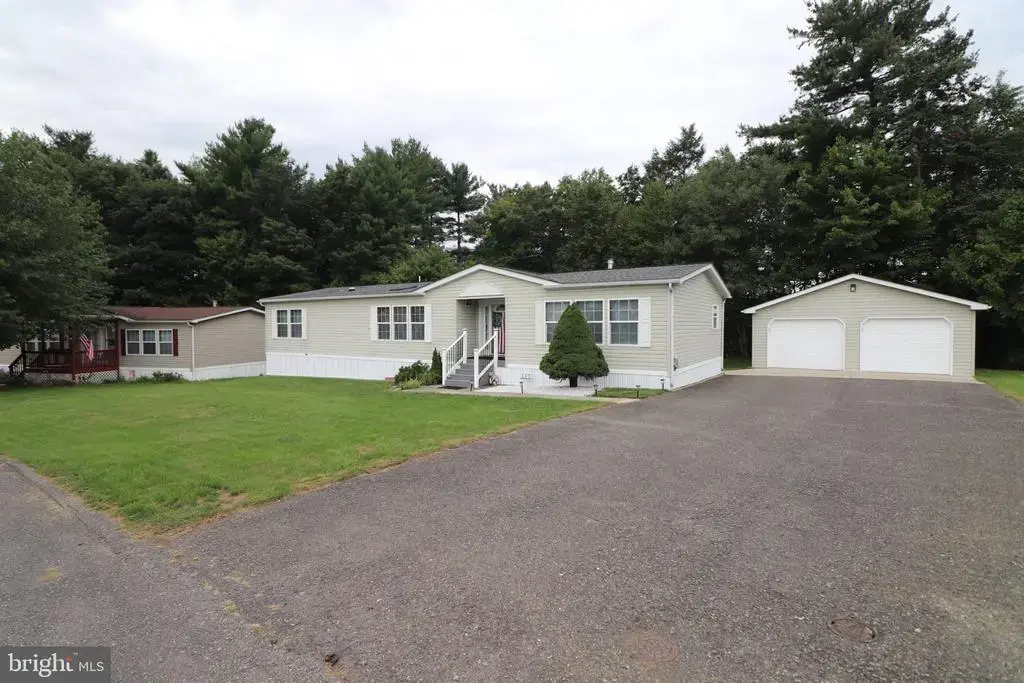 117 Ashley Ln, LEHIGHTON